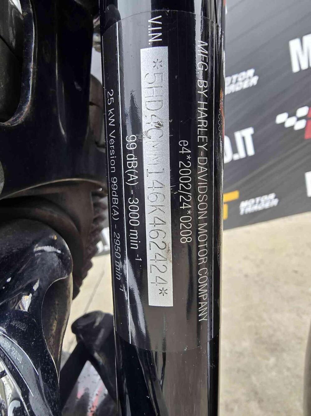 Harley-Davidson 883 Custom (2006 - 07) - XL 883C (25)