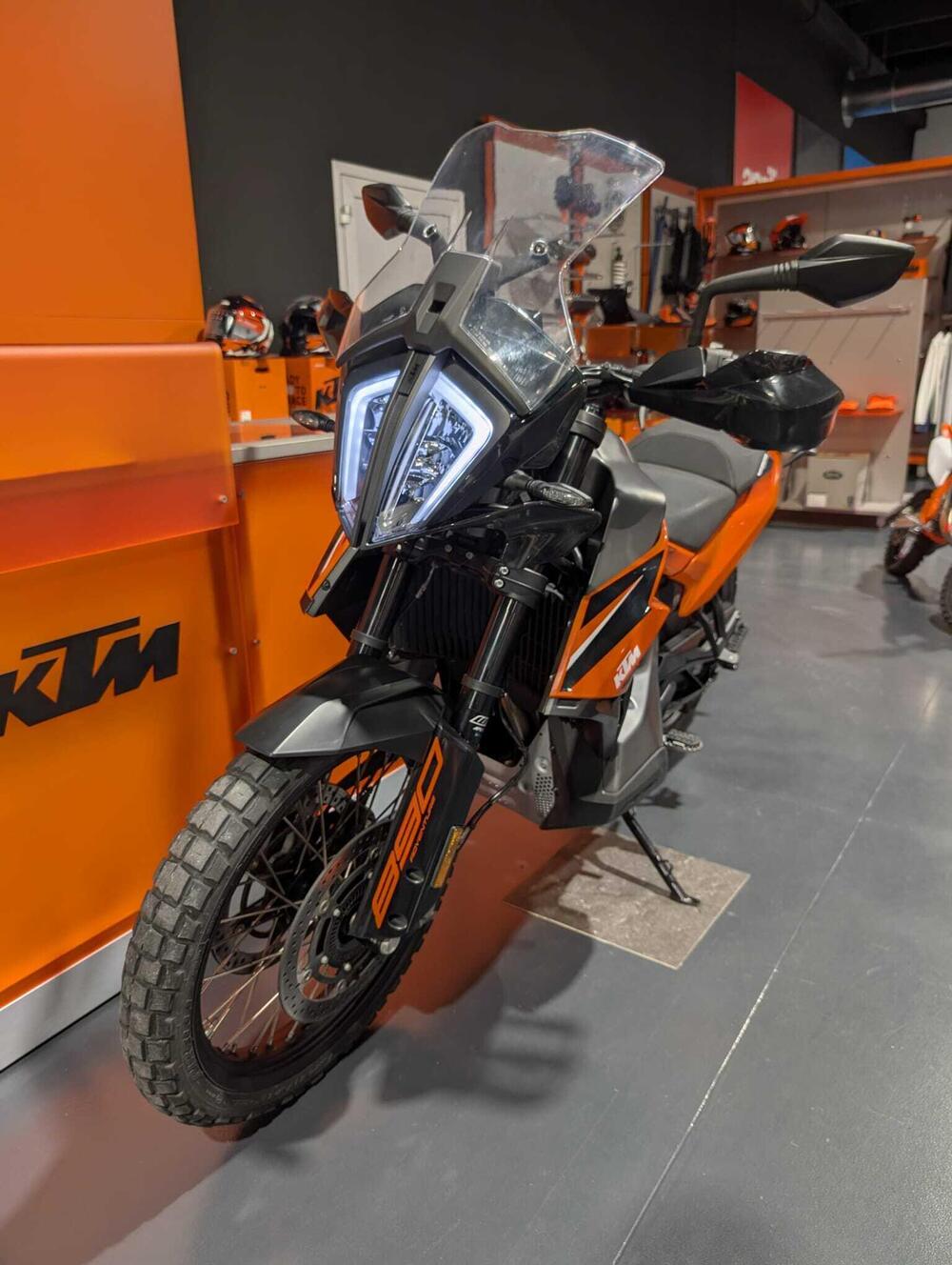 KTM 890 Adventure (2022) (4)