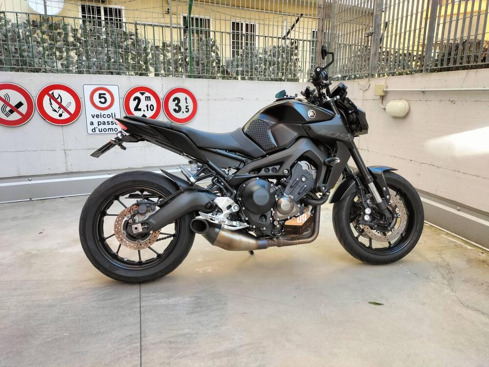 Yamaha MT-09 (2017 - 20) (2)