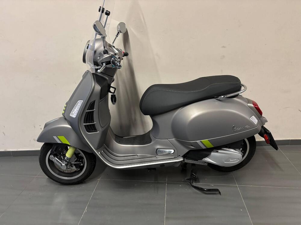 Vespa GTS 300 Super Tech (2023 - 24)