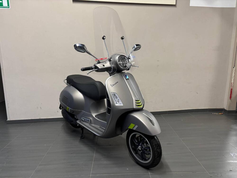 Vespa GTS 300 Super Tech (2023 - 24) (6)