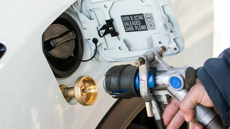 Incentivi auto 2026: niente bonus per le auto nuove, il Governo punta su GPL, metano e colonnine di ricarica