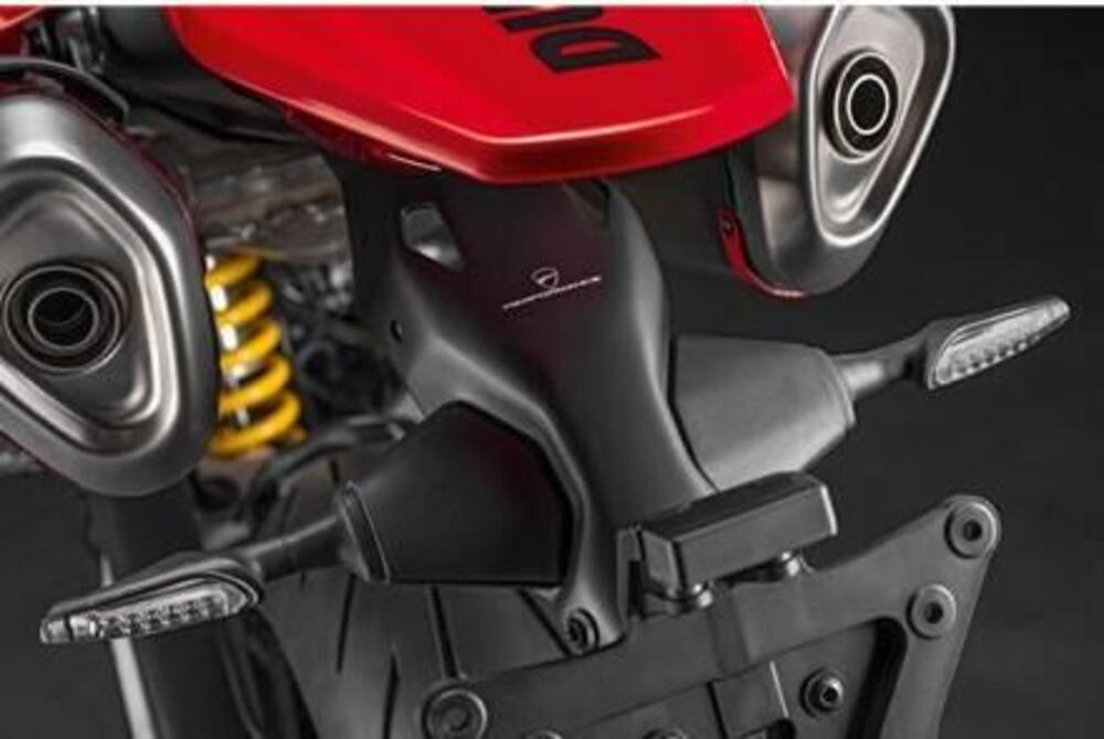 Porta targa Ducati Hypermotard 698 Mono (2)