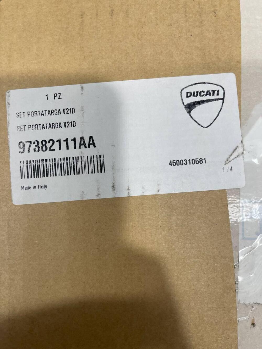 Porta targa Ducati Hypermotard 698 Mono (6)