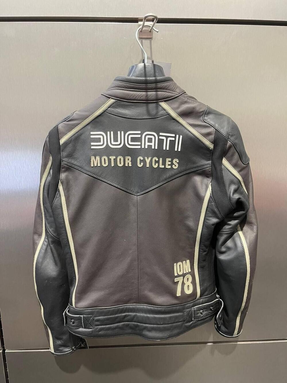 Giacca pelle Ducati IOM78 Lady taglia 42 e 44 (2)