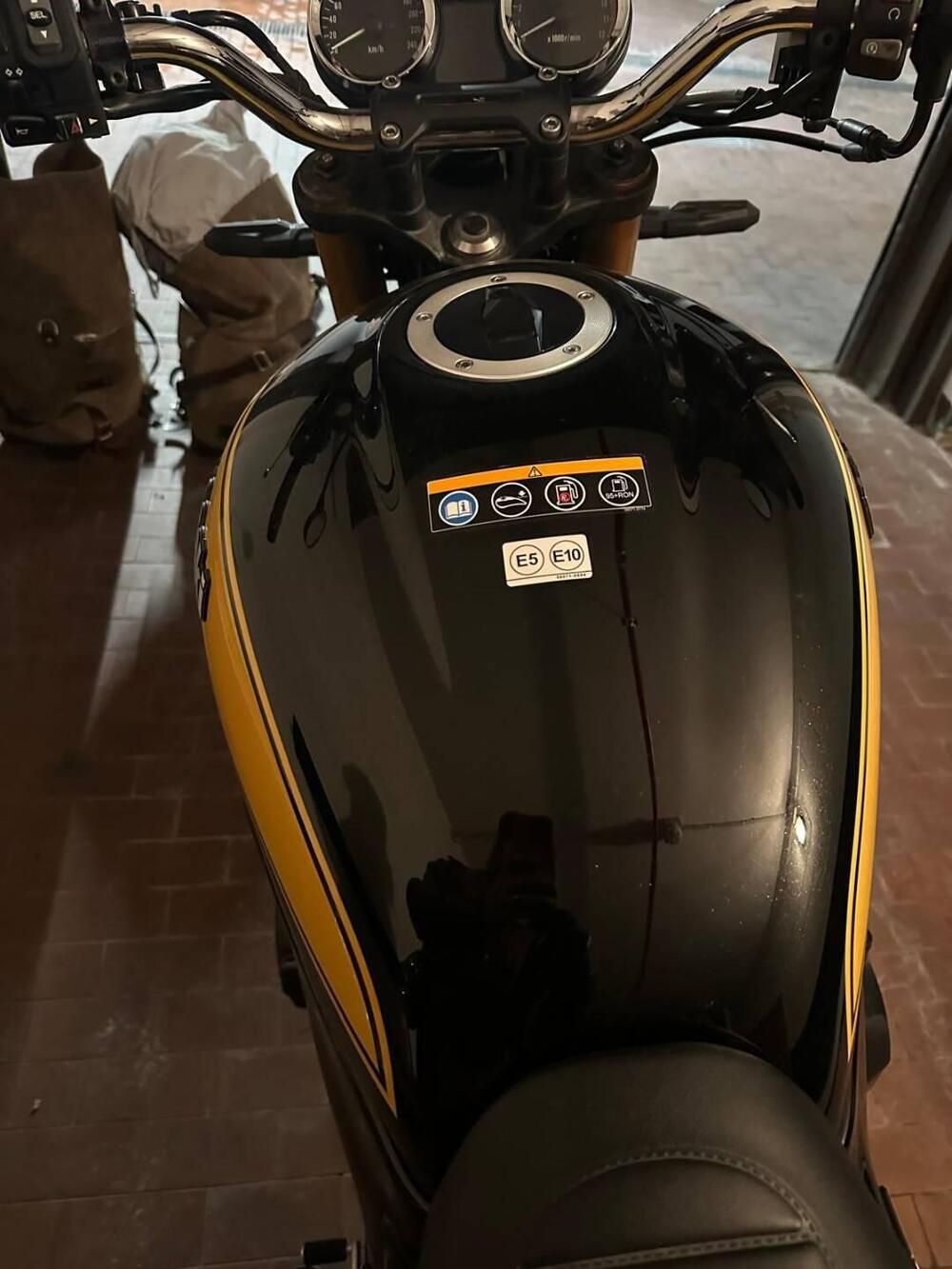 Kawasaki Z 900 RS (2022 - 25) (9)