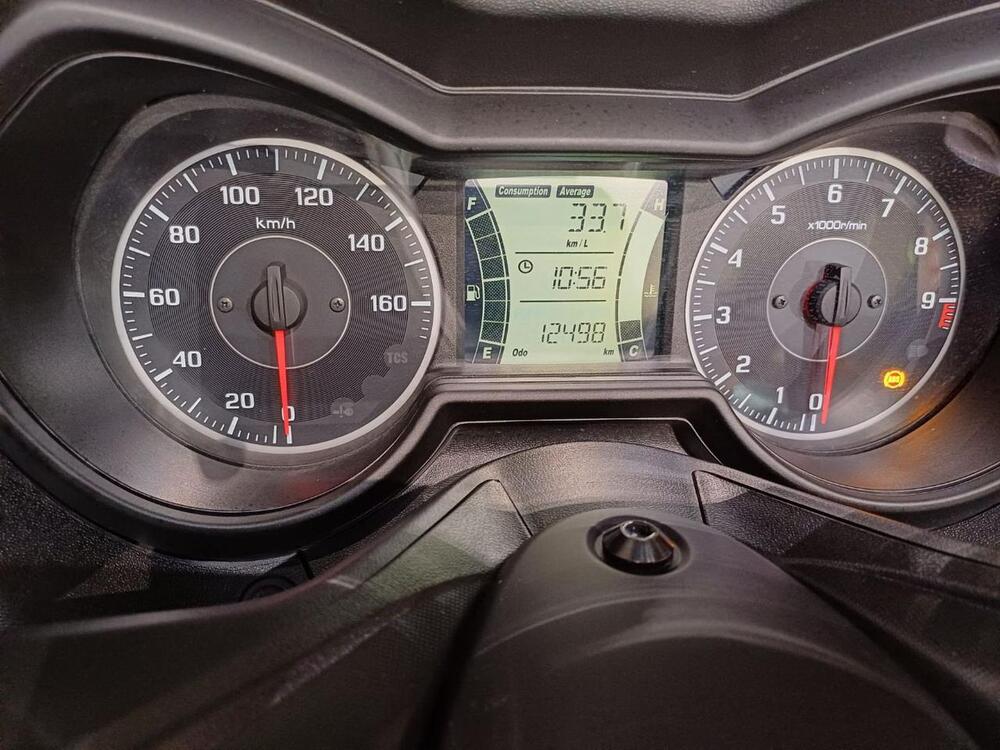 Yamaha X-Max 300 ABS (2017 - 20) (4)