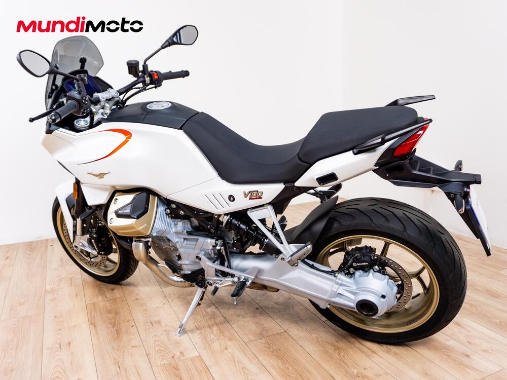 Moto Guzzi V100 Mandello (2022 - 24) (6)