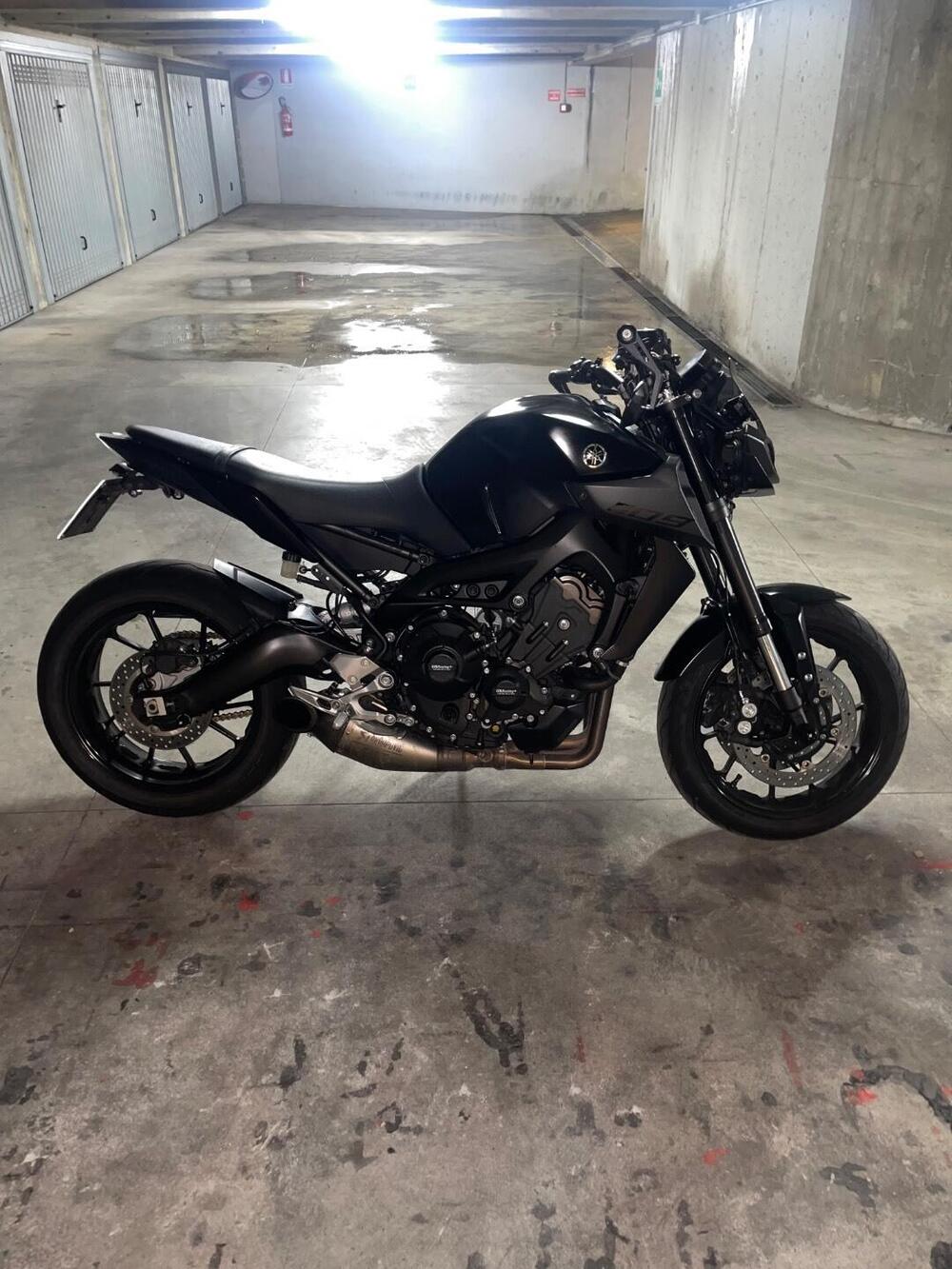 Yamaha MT-09 (2017 - 20) (2)