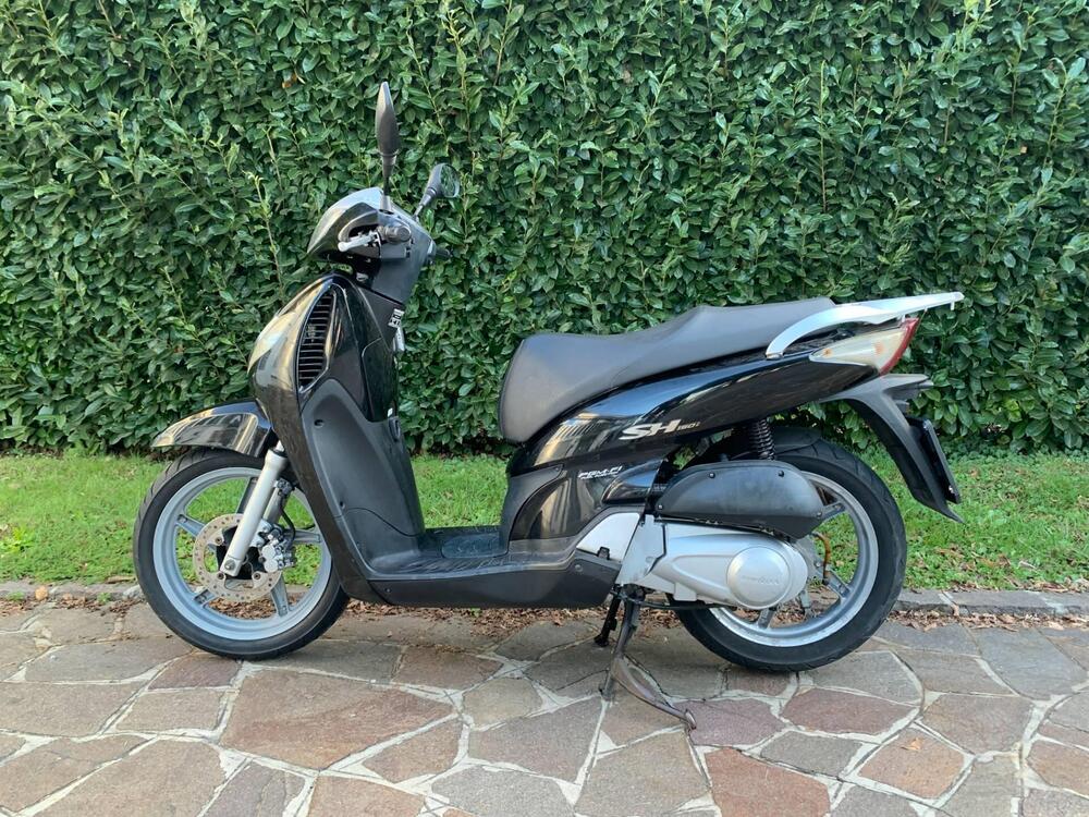 Honda SH 150 i (2009 - 12) (2)