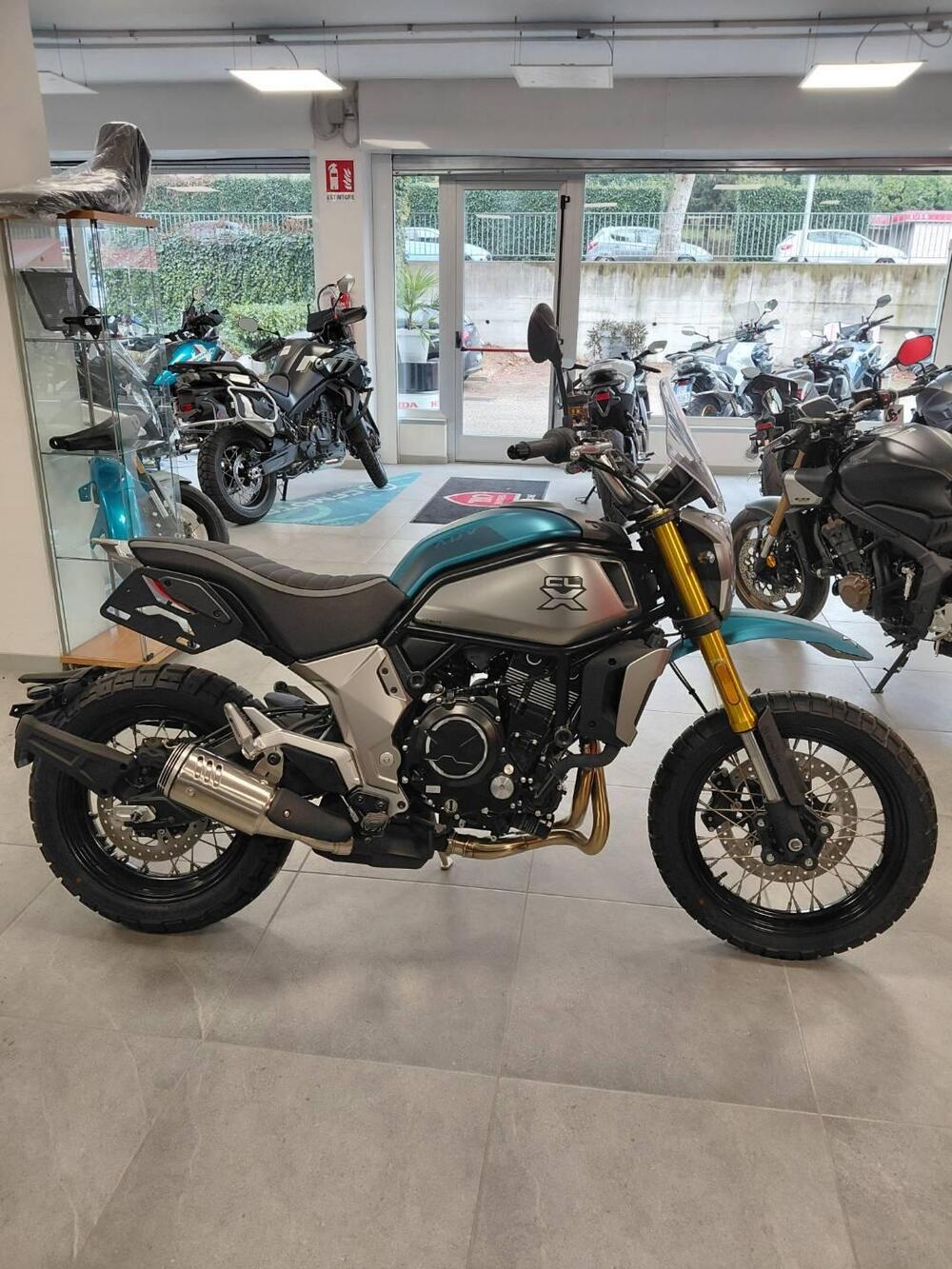 CFMOTO 700CL-X Heritage (2021 - 26) (2)