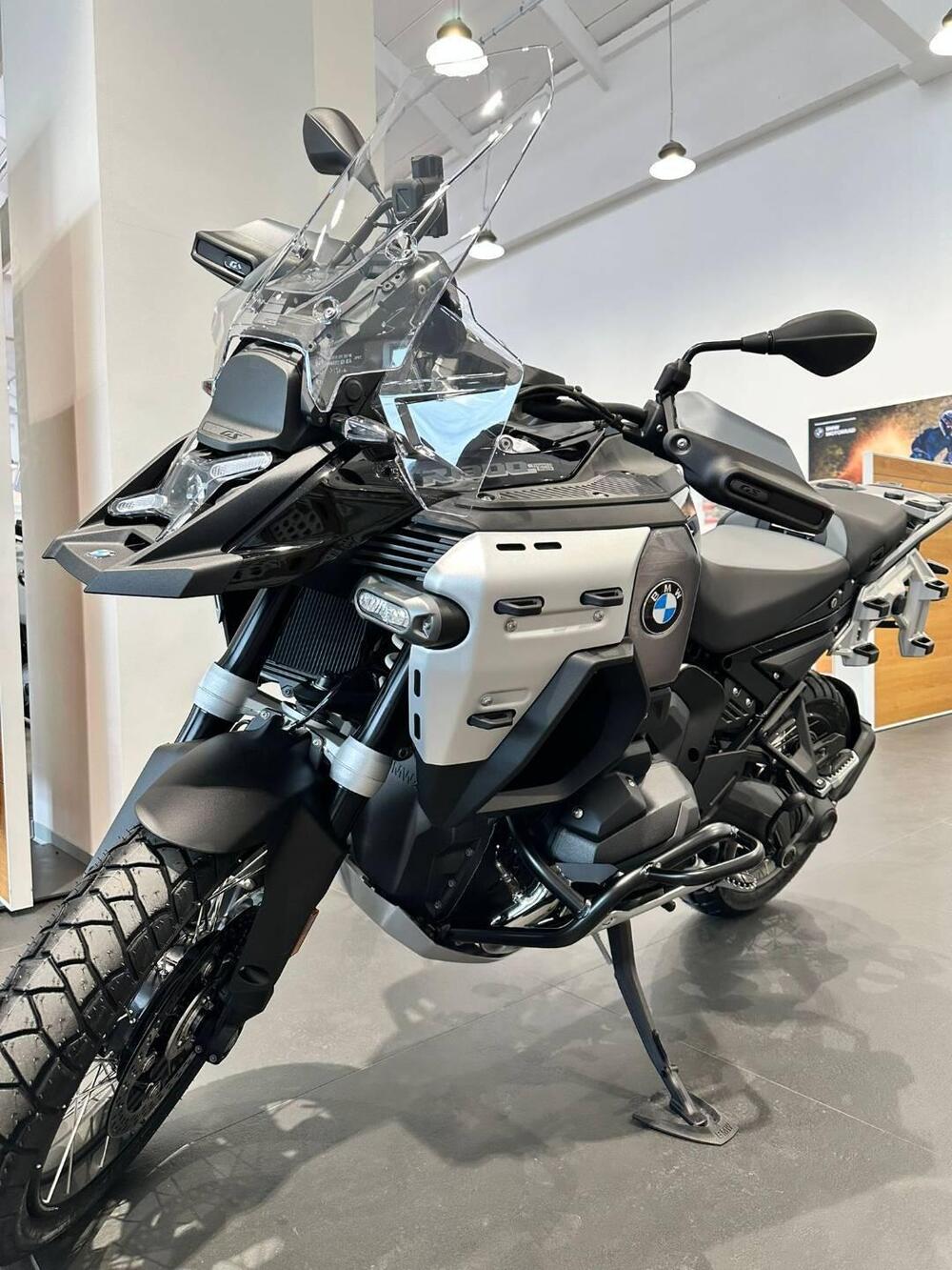 Bmw R 1300 GS Adventure Triple Black (2025 - 26) (8)