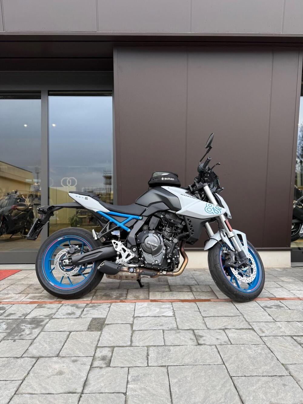 Suzuki GSX-8S (2023 - 24)