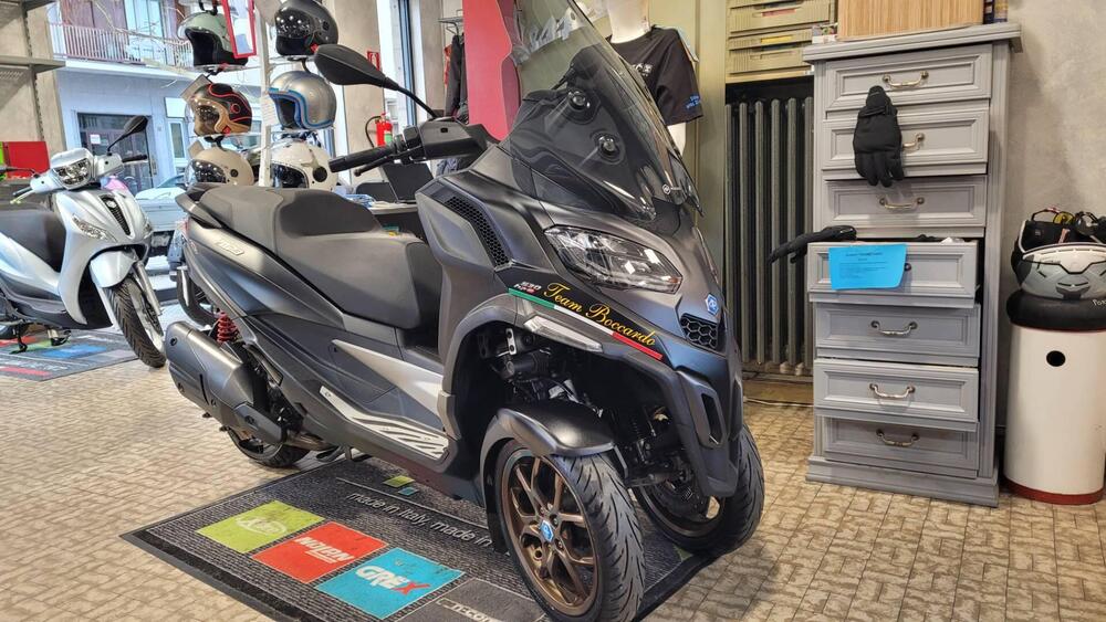 Piaggio MP3 530 Hpe Exclusive (2025 - 26) (2)