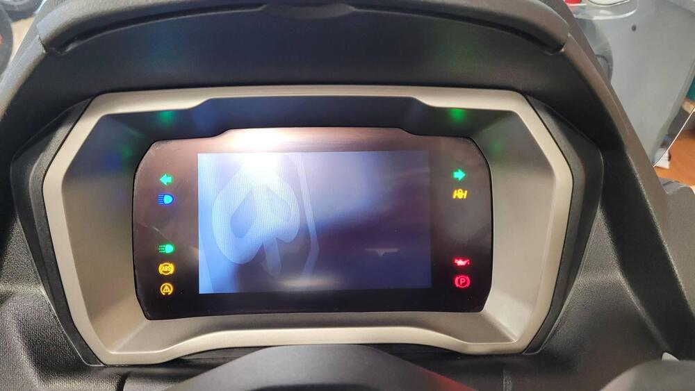 Piaggio MP3 530 Hpe Exclusive (2025 - 26) (7)