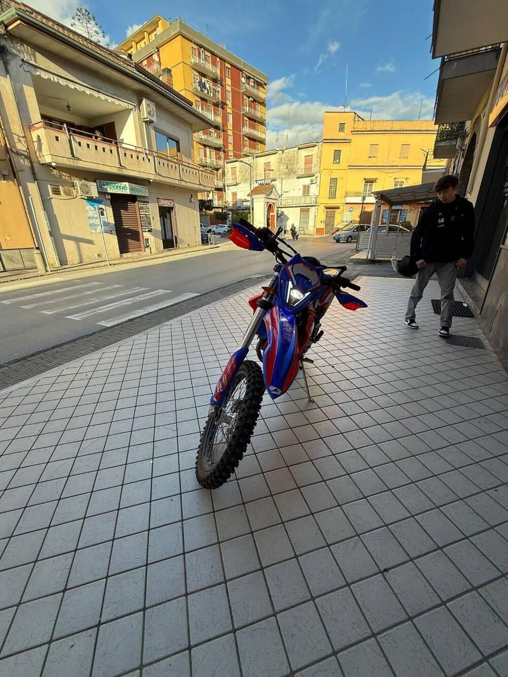 Betamotor RR 125 4T Motard R (2023 - 24) (3)