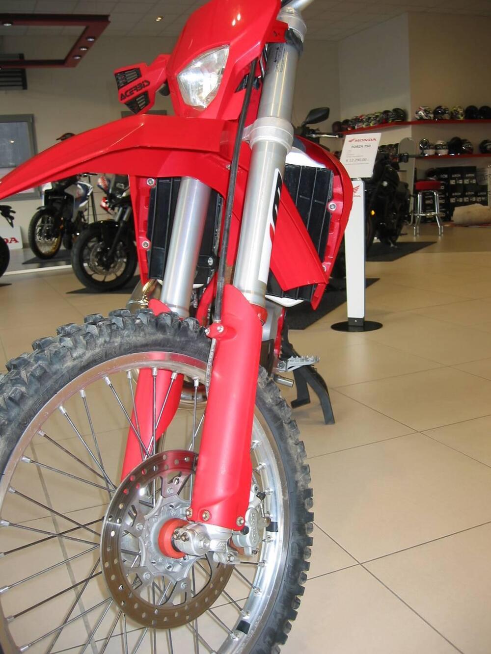 GASGAS EC 125 (2025) (2)