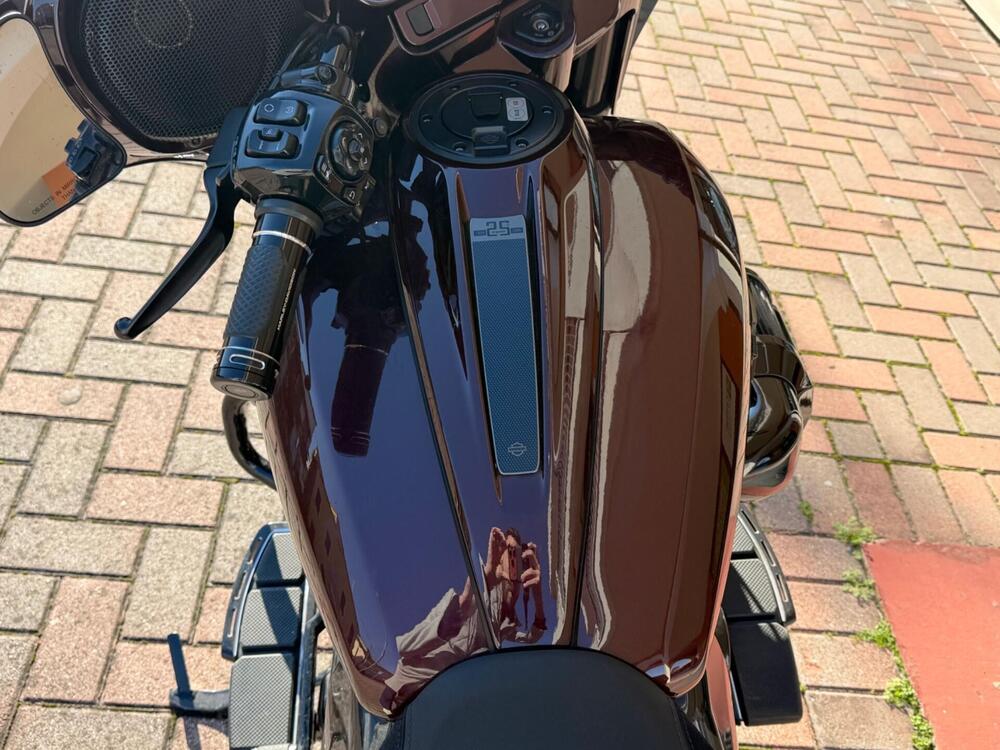 Harley-Davidson CVO Street Glide (2024) (12)