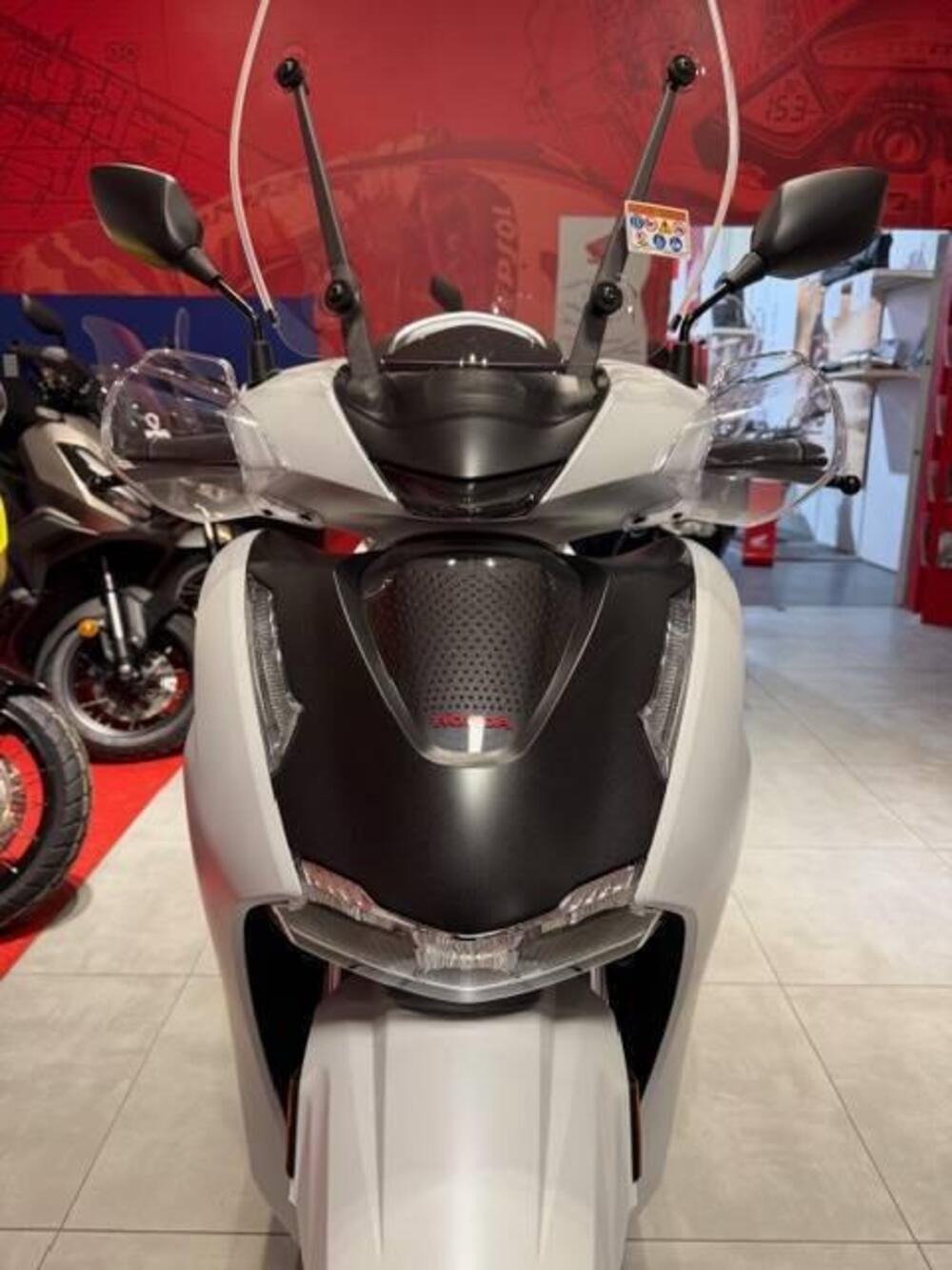 Honda SH 350i Sport (2025 - 26) (3)