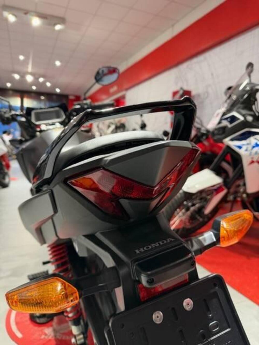 Honda CB 125 F (2026) (2)