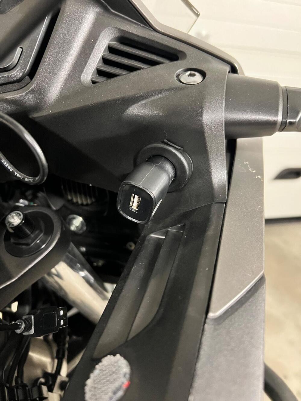 Honda Crossrunner ABS (2015 - 16) (2)