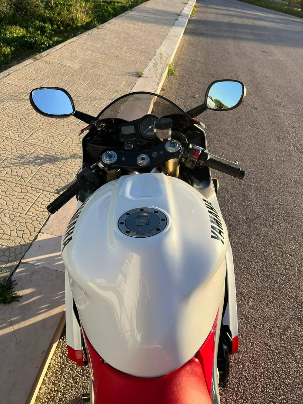 Yamaha YZF R1 (1998 - 99)