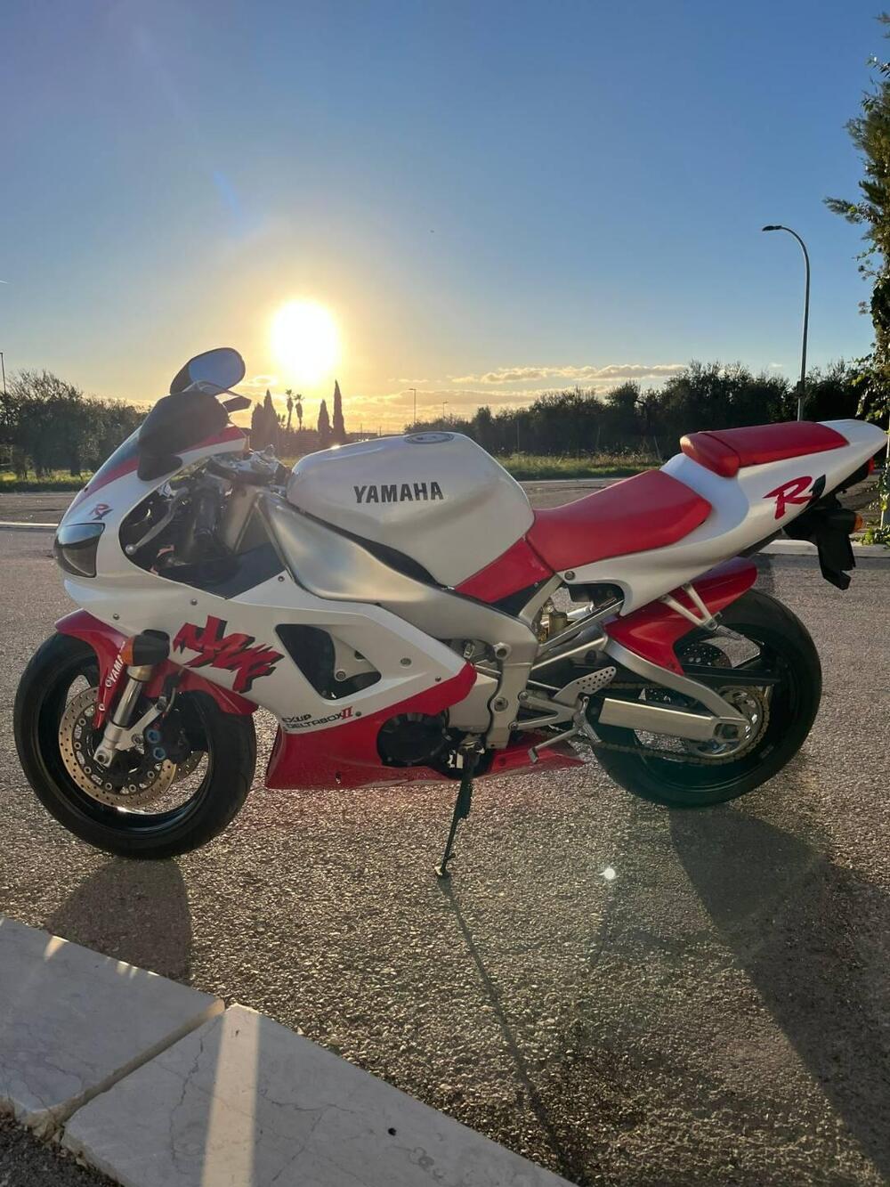 Yamaha YZF R1 (1998 - 99) (3)
