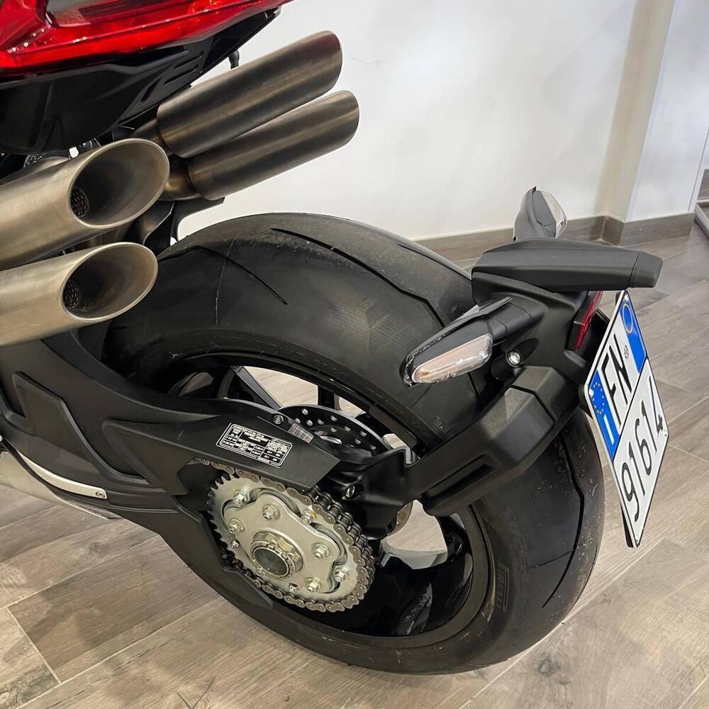 MV Agusta Brutale 1000 RS (2022 - 26) (12)