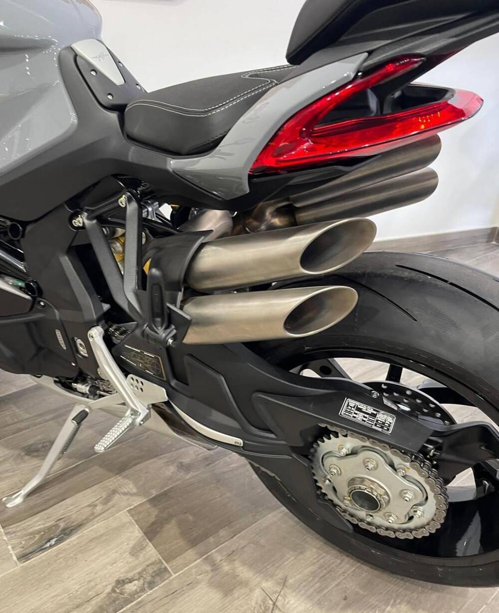 MV Agusta Brutale 1000 RS (2022 - 26) (13)