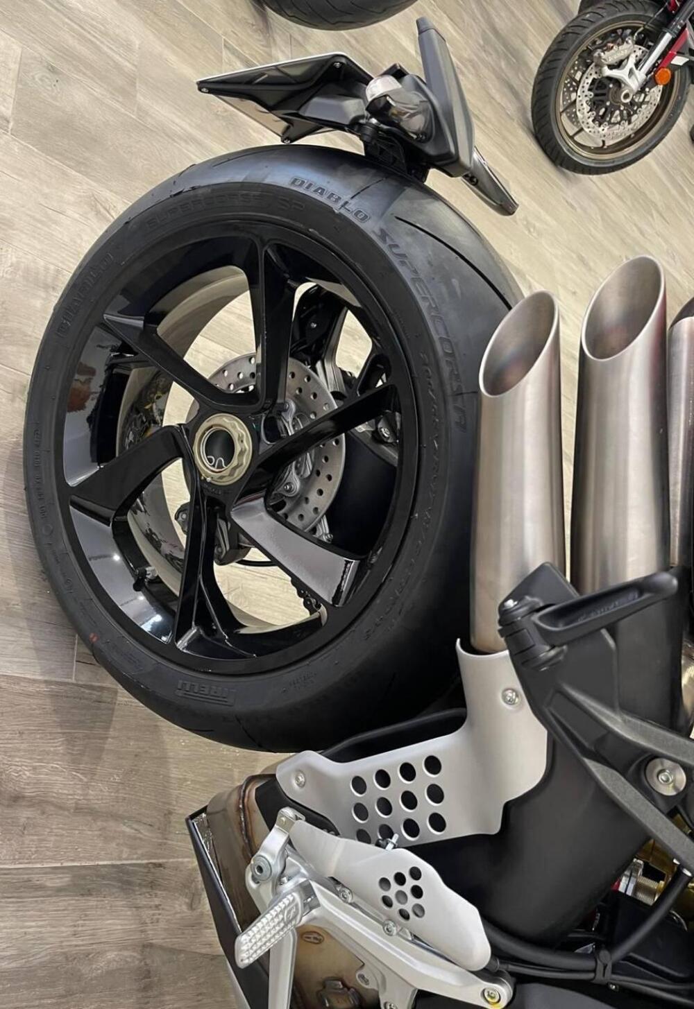 MV Agusta Brutale 1000 RS (2022 - 26) (19)