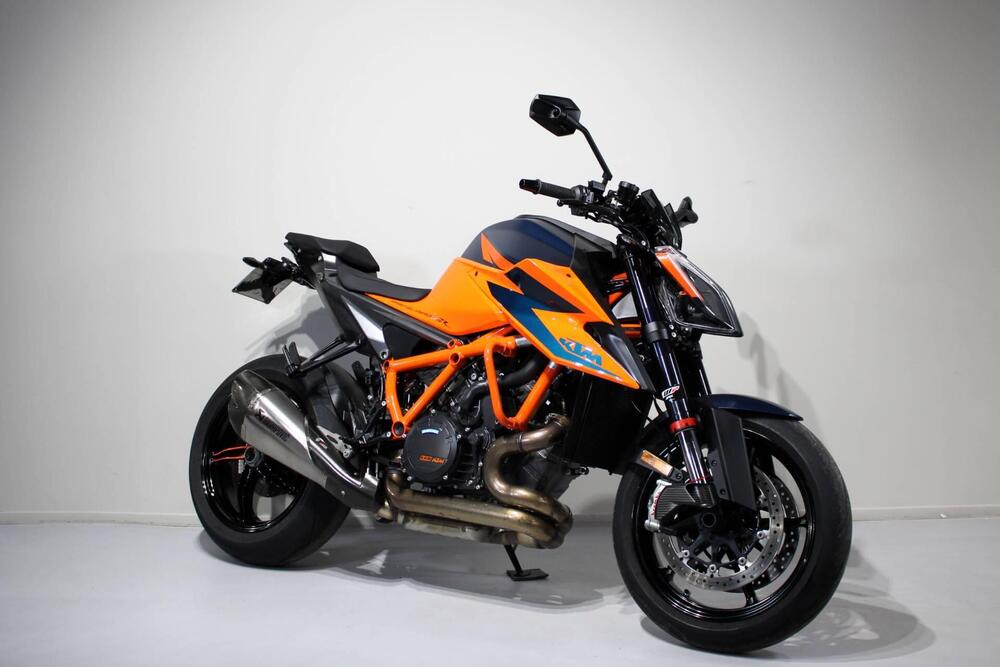 KTM 1290 Super Duke R (2021) (2)