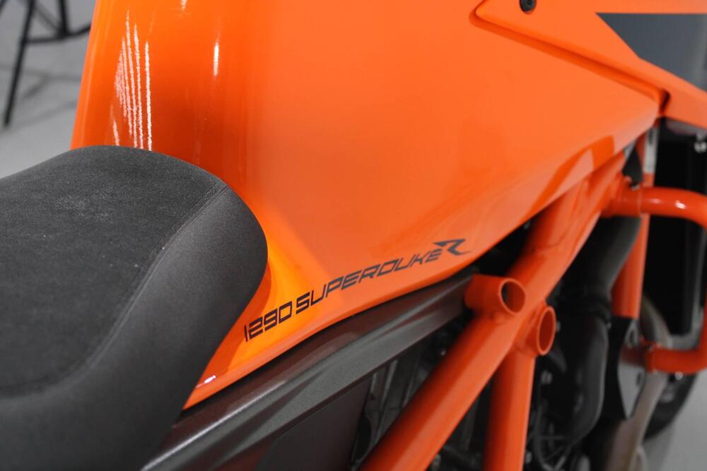 KTM 1290 Super Duke R (2021) (5)