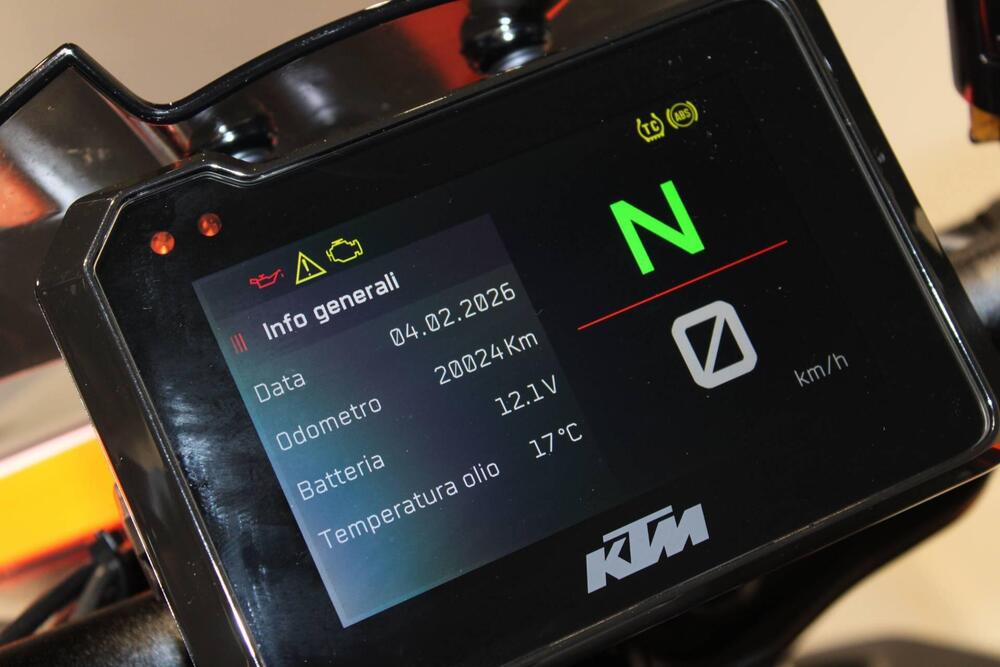 KTM 1290 Super Duke R (2021) (6)