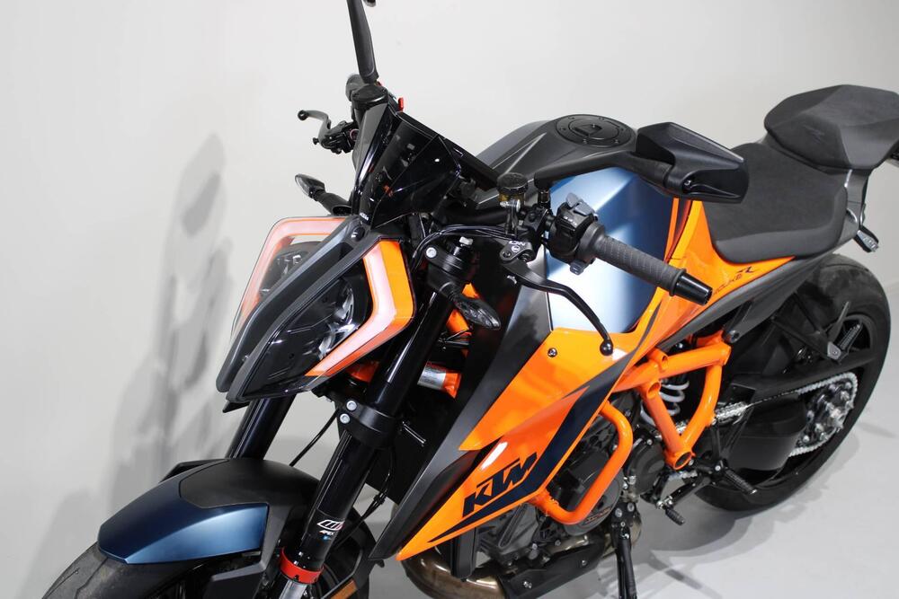 KTM 1290 Super Duke R (2021) (9)