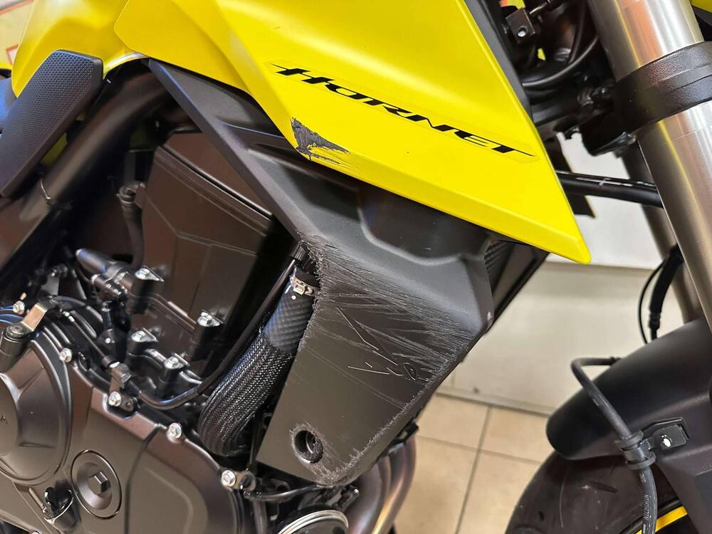 Honda CB 750 Hornet (2025) (3)