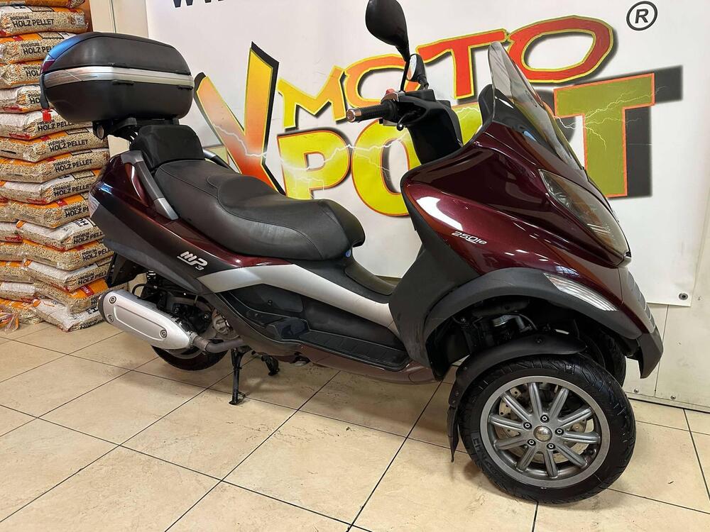 Piaggio MP3 250 i.e. (2)