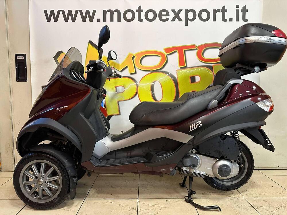Piaggio MP3 250 i.e. (4)