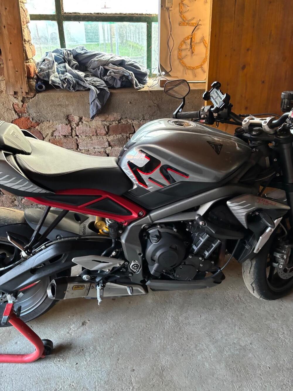 Triumph Street Triple 765 RS (2023 - 26) (2)