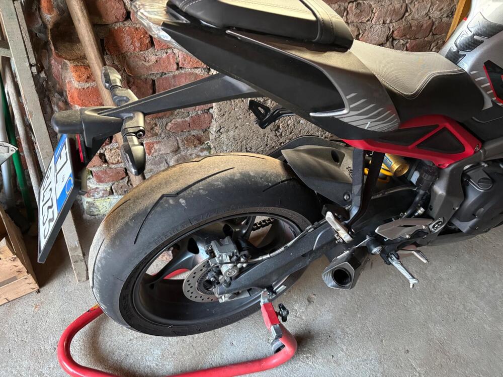 Triumph Street Triple 765 RS (2023 - 26) (3)