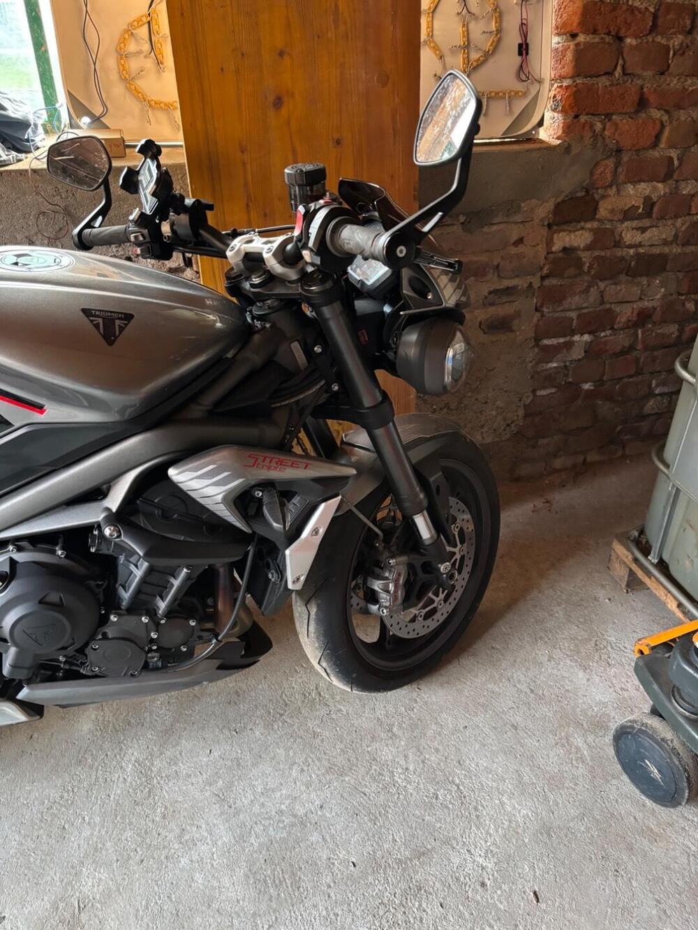 Triumph Street Triple 765 RS (2023 - 26) (4)