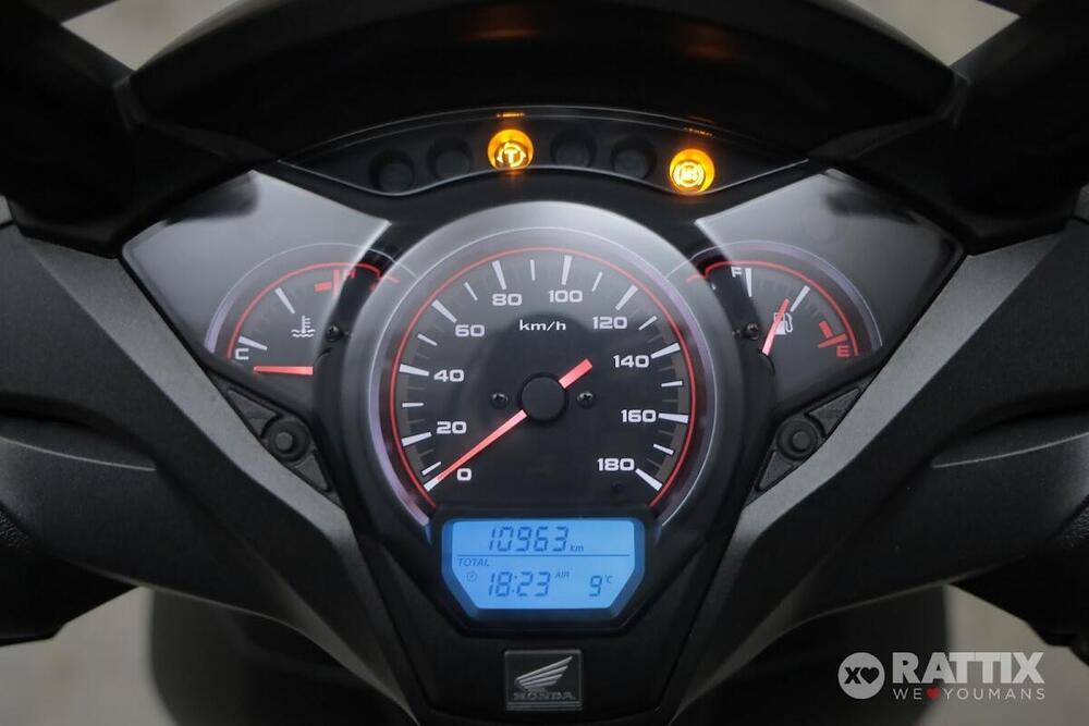 Honda SH 300 i ABS (2016 - 20) (14)