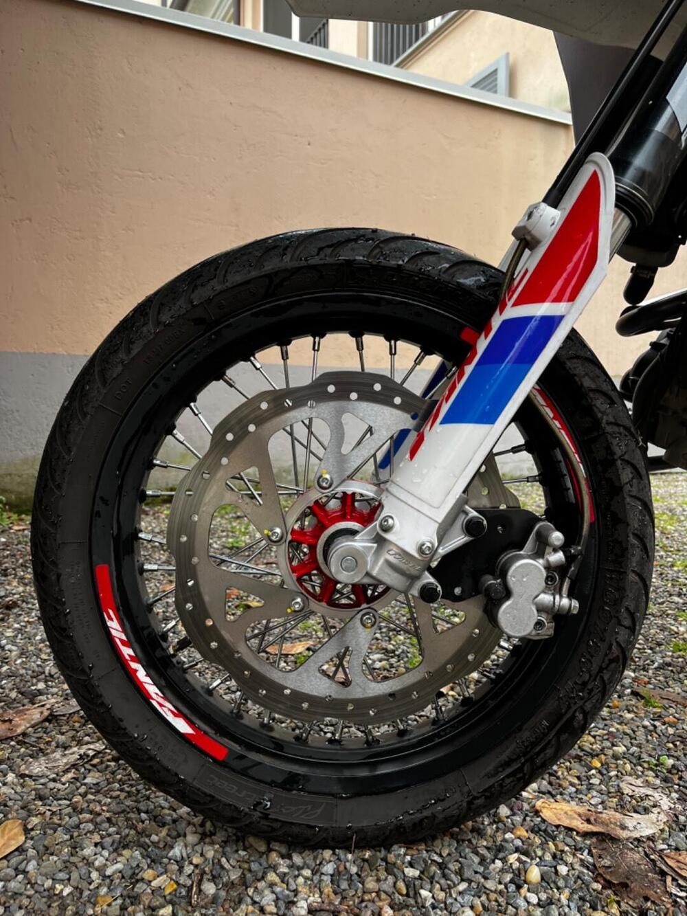 Fantic Motor Motard 125 Performance 4t (2020) (16)