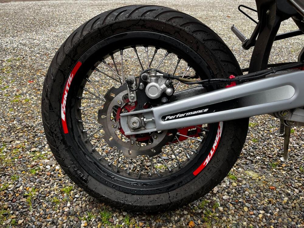 Fantic Motor Motard 125 Performance 4t (2020) (17)