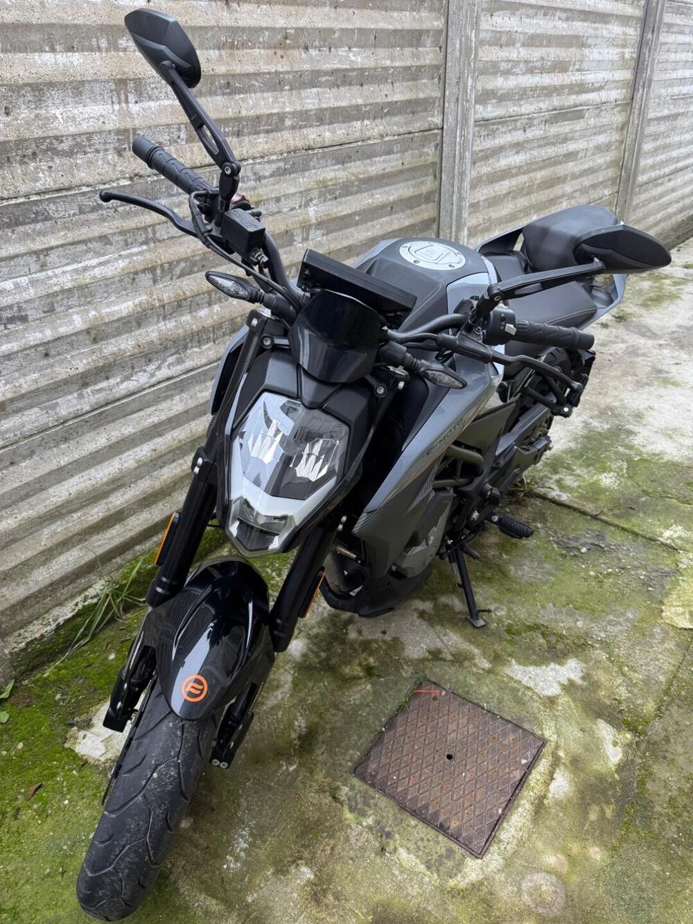 CFMOTO 300NK (2021 - 26) (4)