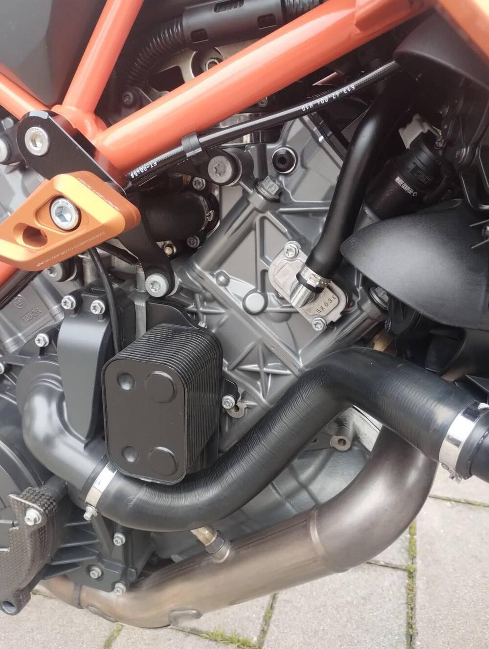 KTM 1290 Super Duke R SE ABS (2016) (17)