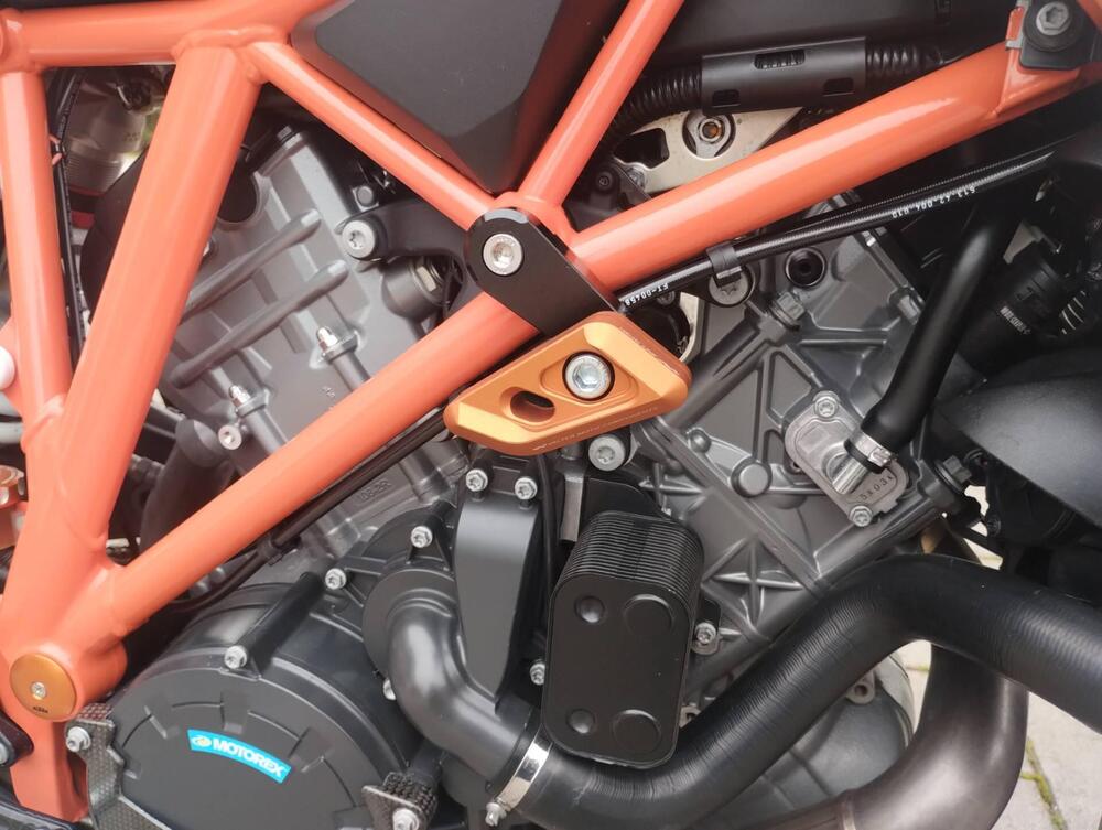 KTM 1290 Super Duke R SE ABS (2016) (18)