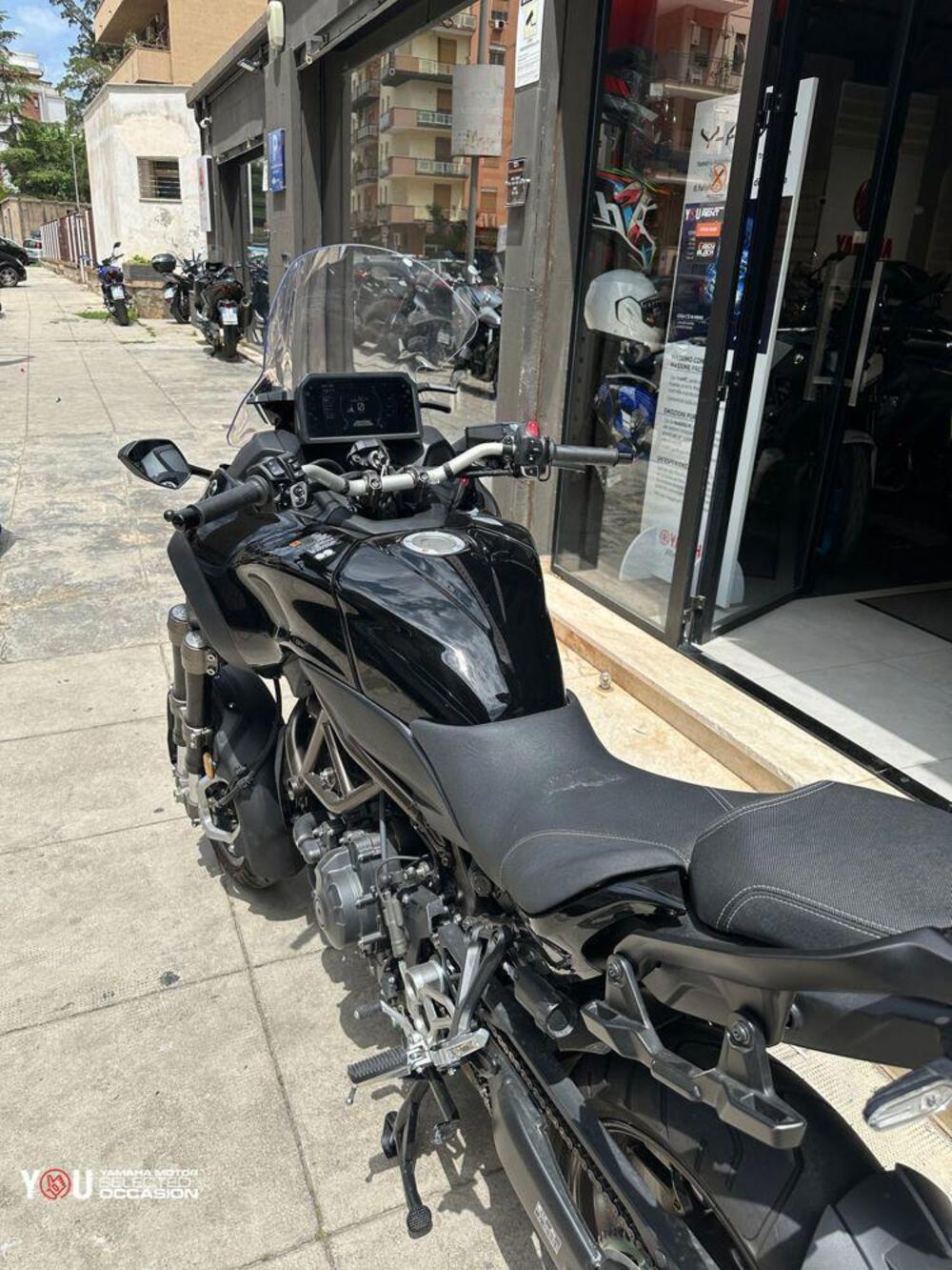 Yamaha Niken 890 GT (2023 - 26) (3)