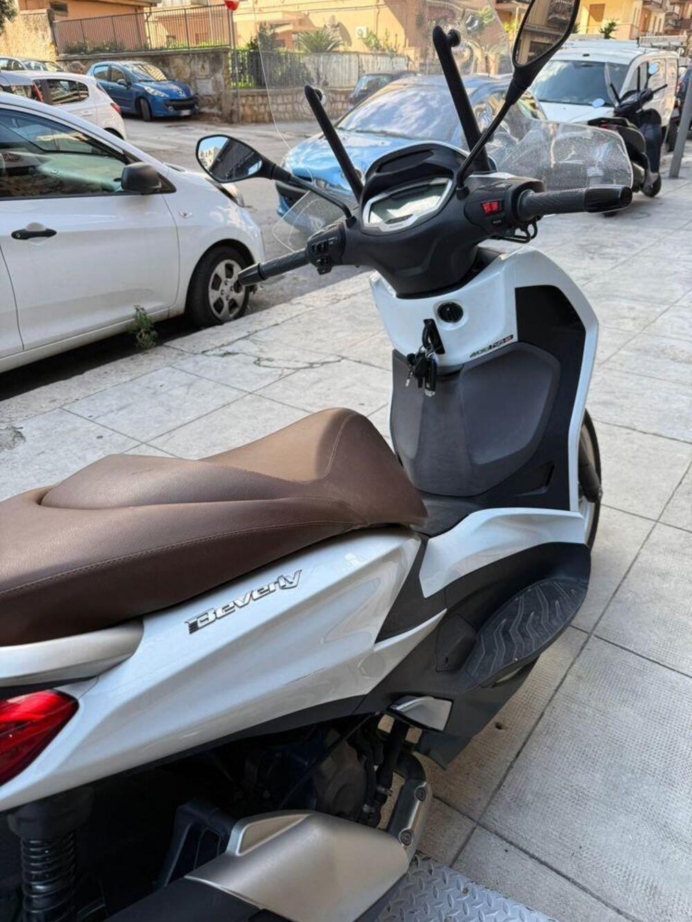 Piaggio Beverly 400 S ABS-ASR (2021 - 24) (2)