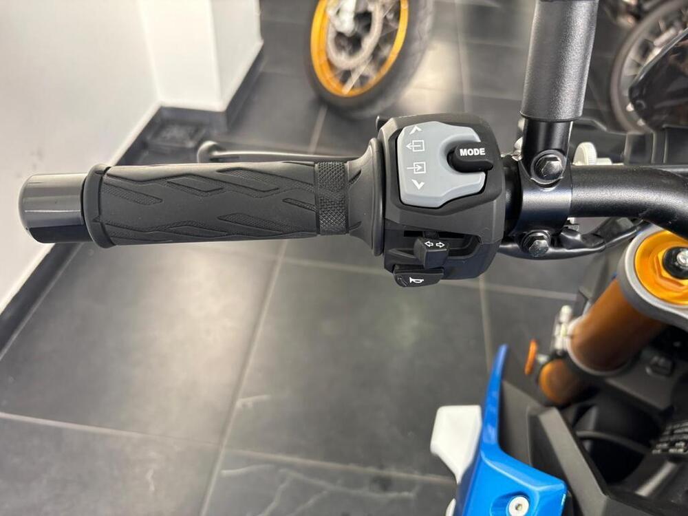 Suzuki GSX-S1000 (2021 - 25) (5)