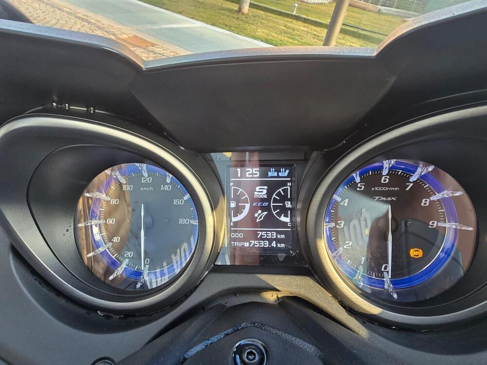 Yamaha T-Max 560 Tech Max (2021) (5)